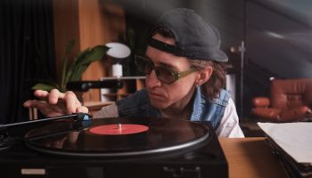 De Opkomst van Vinyl Waarom Platenspelers Terug zijn van Weggeweest